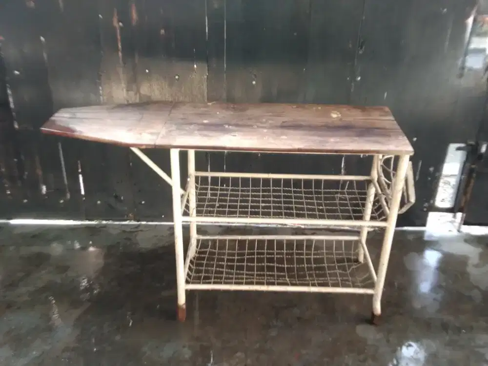 Meja strika besi kayu antiq jadul