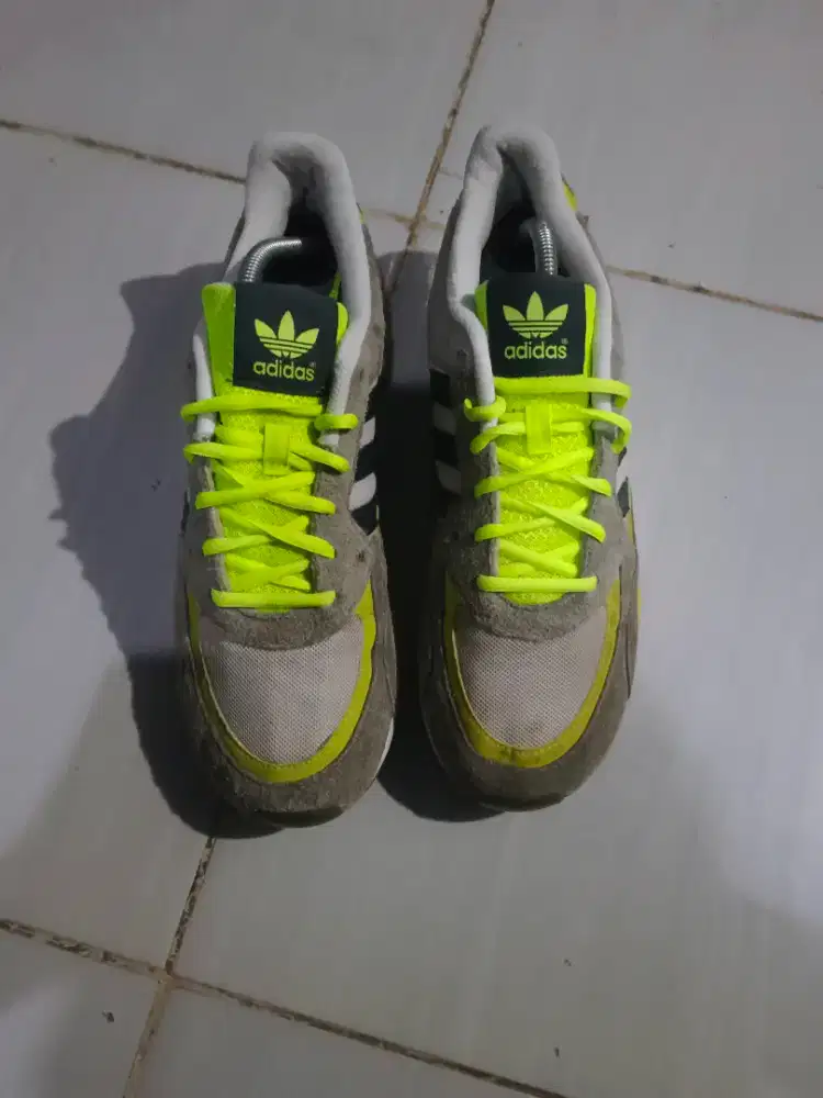 SEPATU SNEAKERS ADIDAS SIZE 44