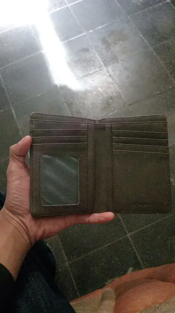 dompet merk brodo