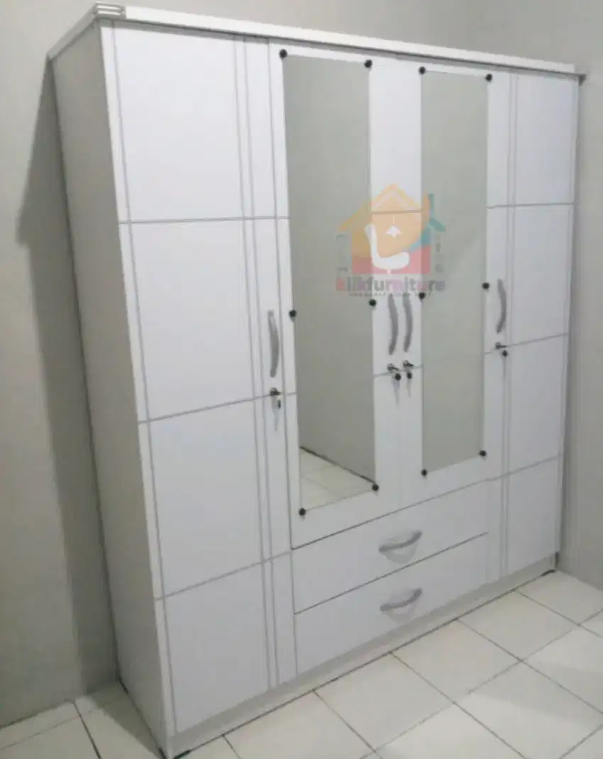 Lemari pakaian 4pintu