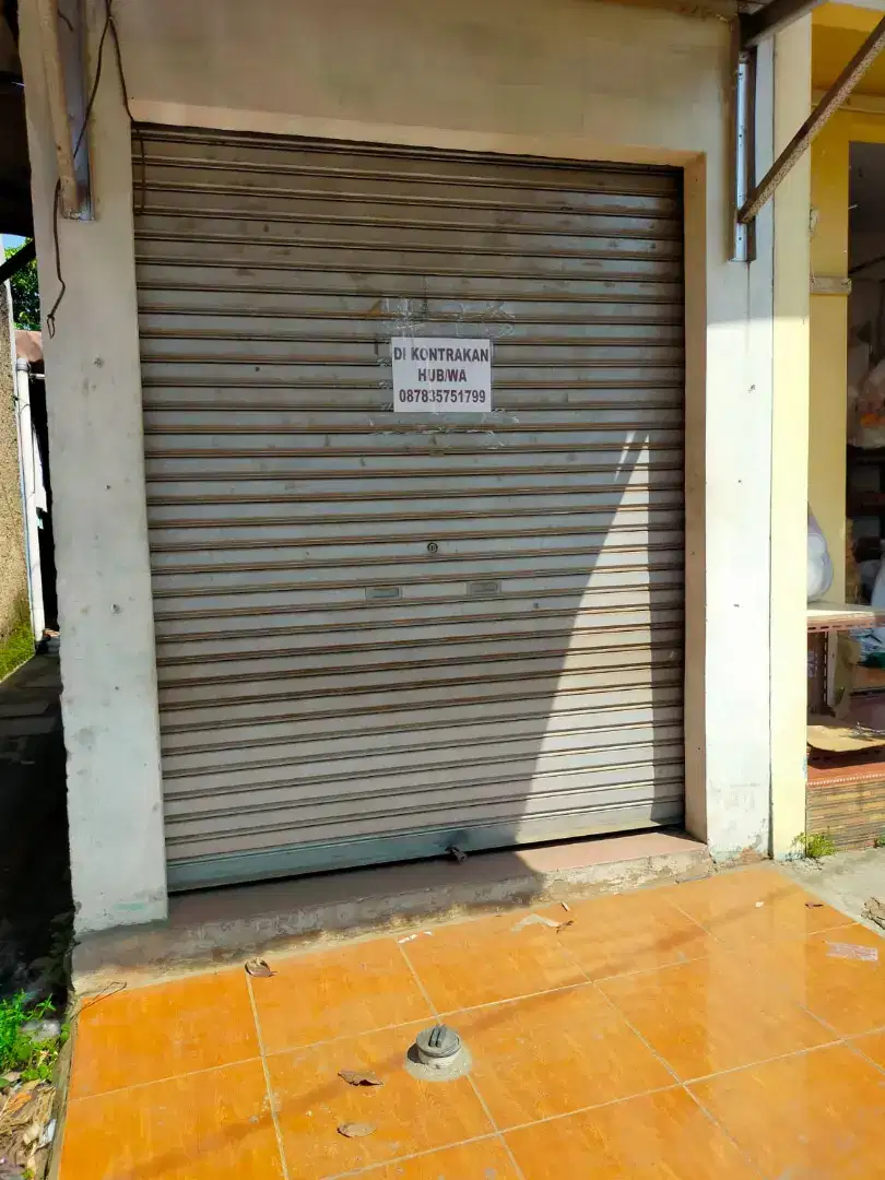KIOS STRATEGIS PINGGIR JALAN