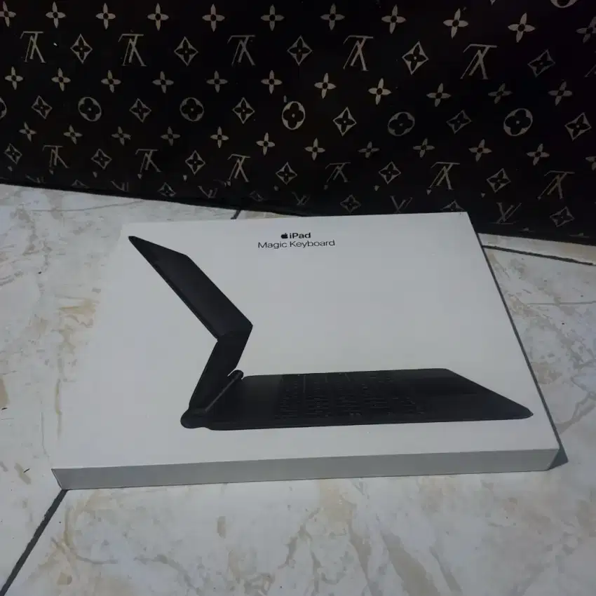 Apple Magic Keyboard iPad Pro 11 inch Second Mulus lengkap