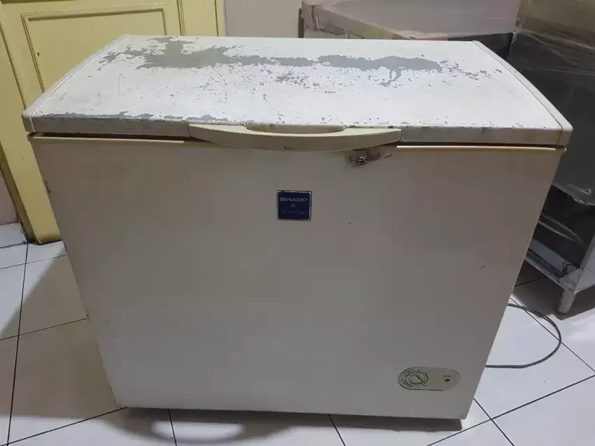 SHARP CRYSTAL ICE FREEZER