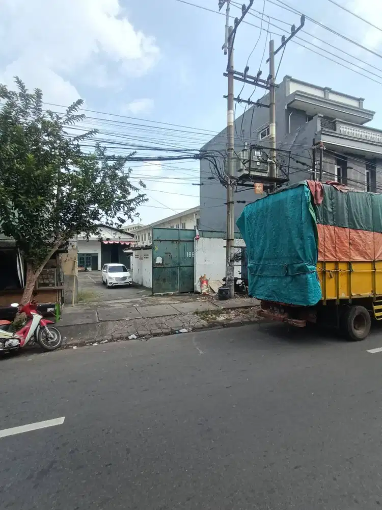 Disewakan Gudang Raya Kedung Cowek Lokasi Komersial