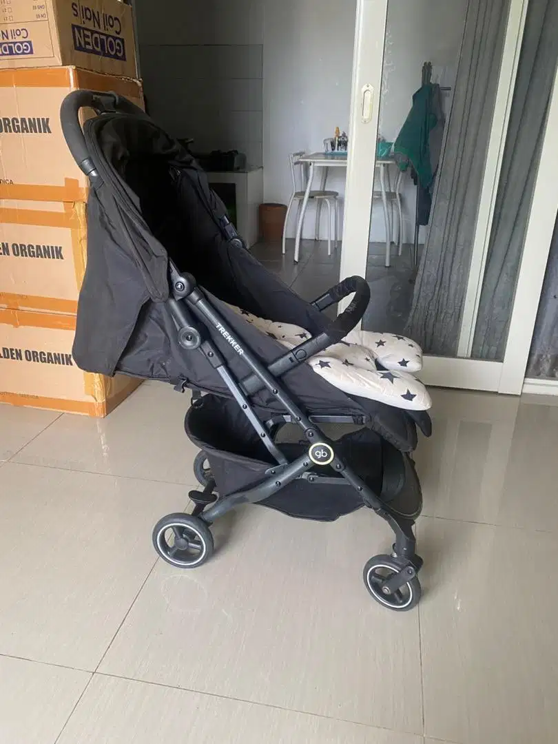 Di jual stroler cocolatte msh terlihat baru