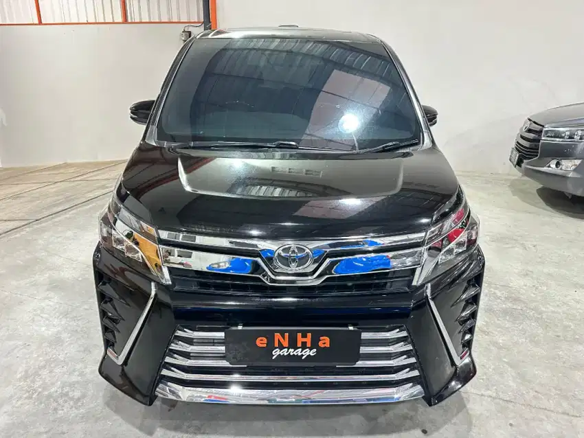Toyota Voxy 2.0 matic 2019 istimewa DP 4jt!!!