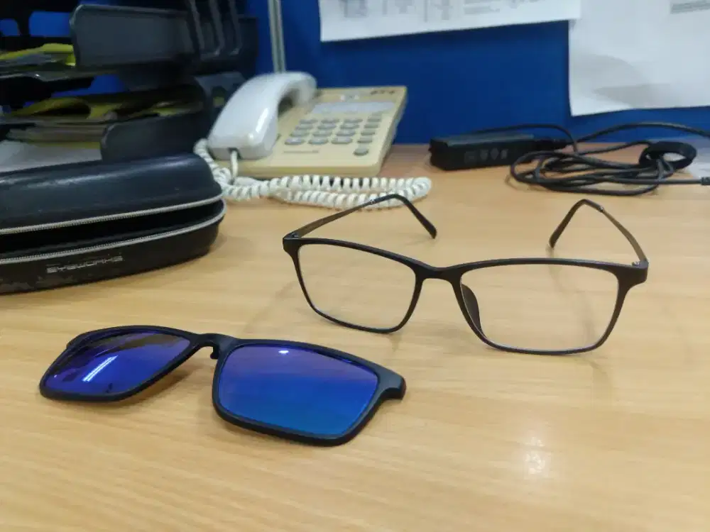 Kacamata Cyber Eyeworks