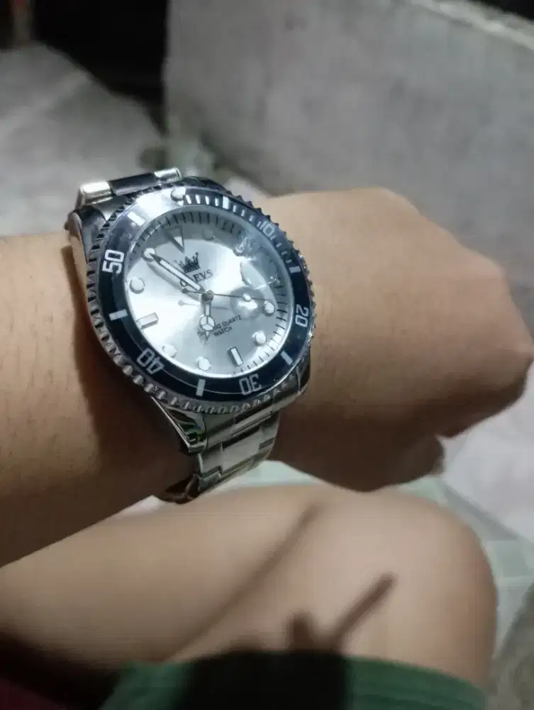 Di cari host live berpengalaman dan ART khusus wanita