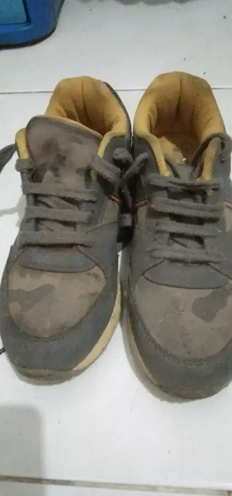 Sepatu LC Waikiki ORI 35