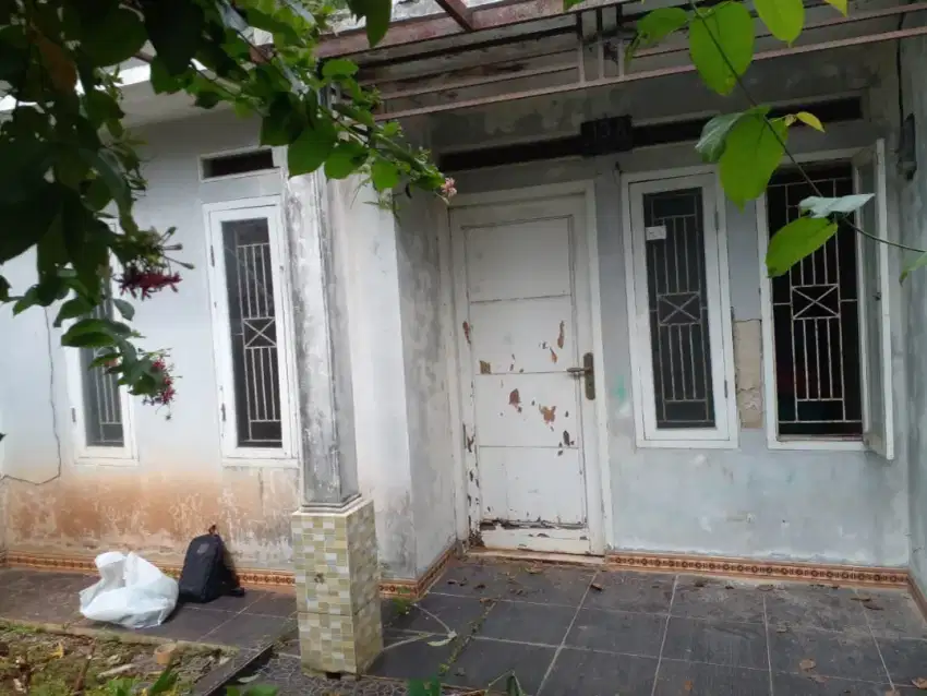RUMAH plus ruko disebelahnya