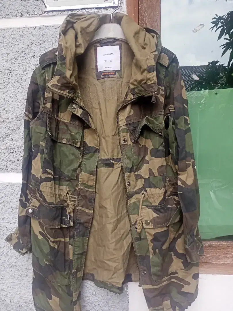 Jaket Army merk Pull & Bear