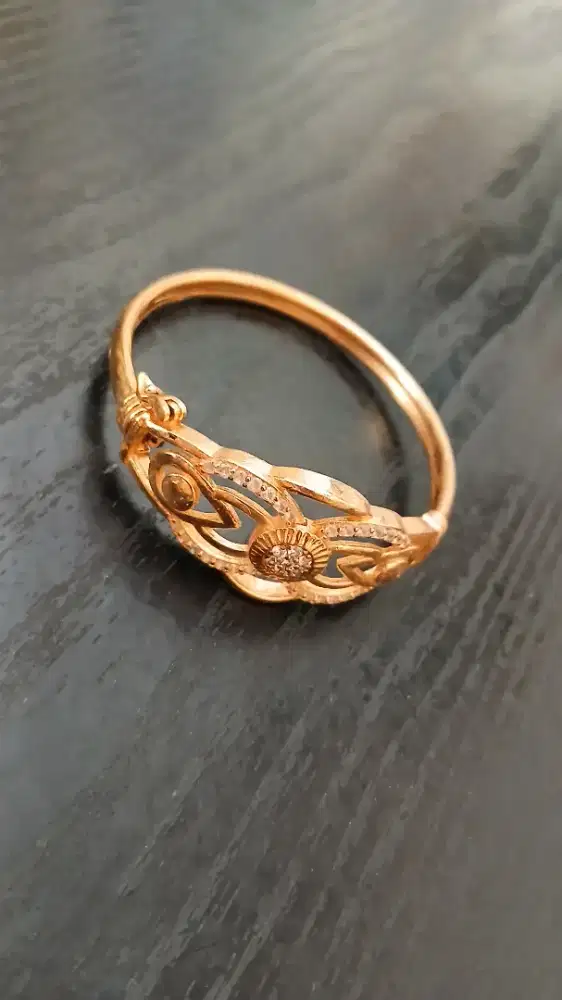 Gelang wanita cantik lawas