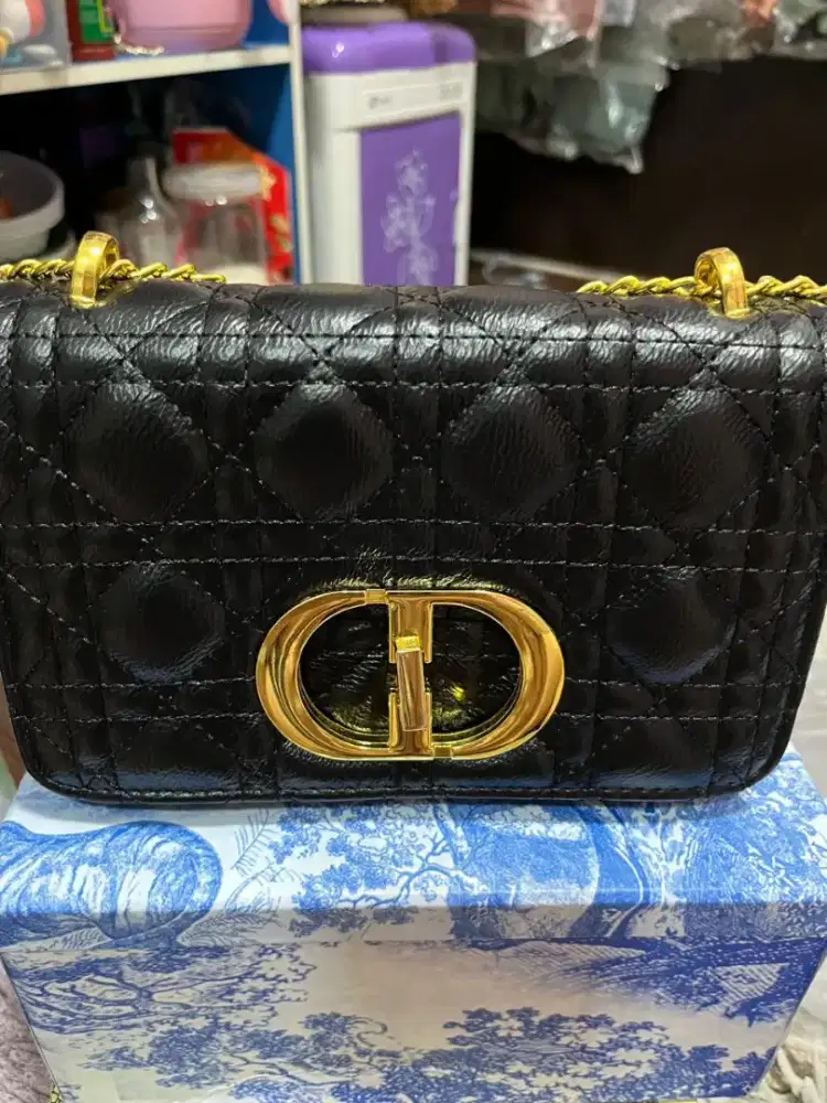 Preloved Tas Caro Black