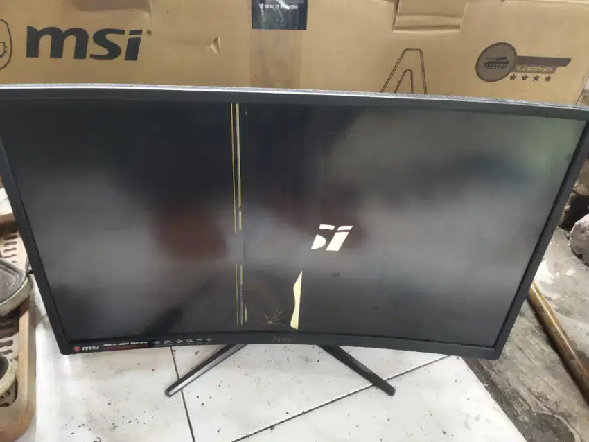 Monitor komputer MSI TYPE MAG272C