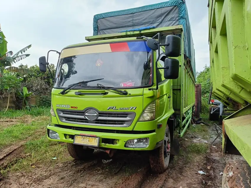 TRUK BAK BESI HINO FG 235 JS 2014