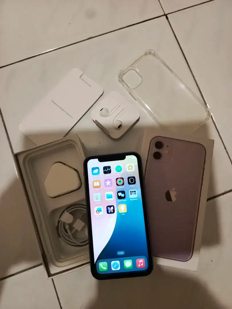 iPhone 11 64gb wifi only esim