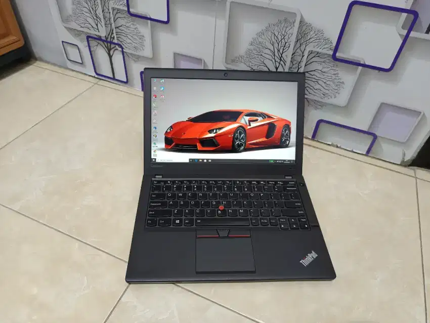 Thinkpad X260 core i5-6200U full HD,keyboard nyala,ram 8gb dan ssd 256