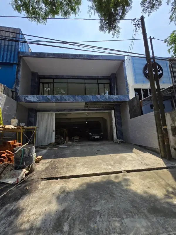 Disewakan Ruko Strategis 2Lt 1Bastment  Di JL Letjen S Parman Malang