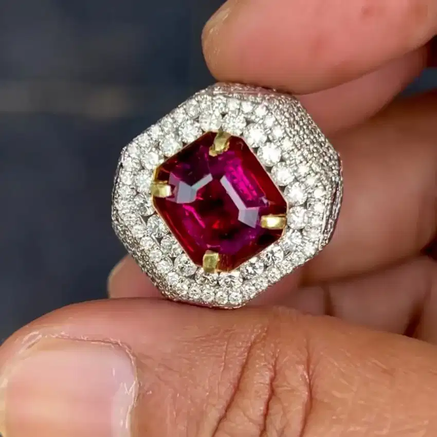 Ruby Madagascar Ring Emas Berlian