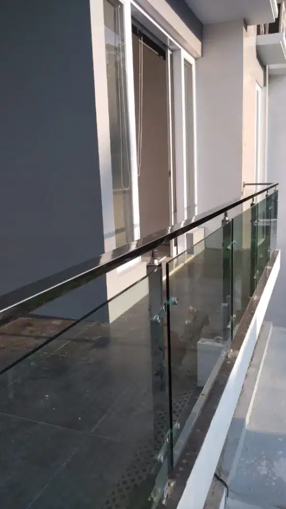 Railing Tangga Balkon Stainless Kaca Jogja