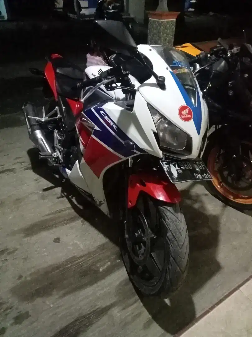 Jual butuh CBR 150 SSkoplit
