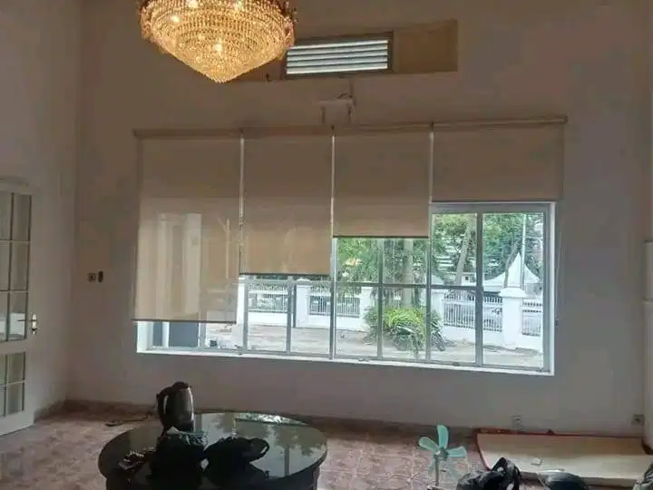 ROLLLER BLIND INDOOR  DAN OUTDOOR/BAHAN WATERPROOOF/TIRAI GULUNG