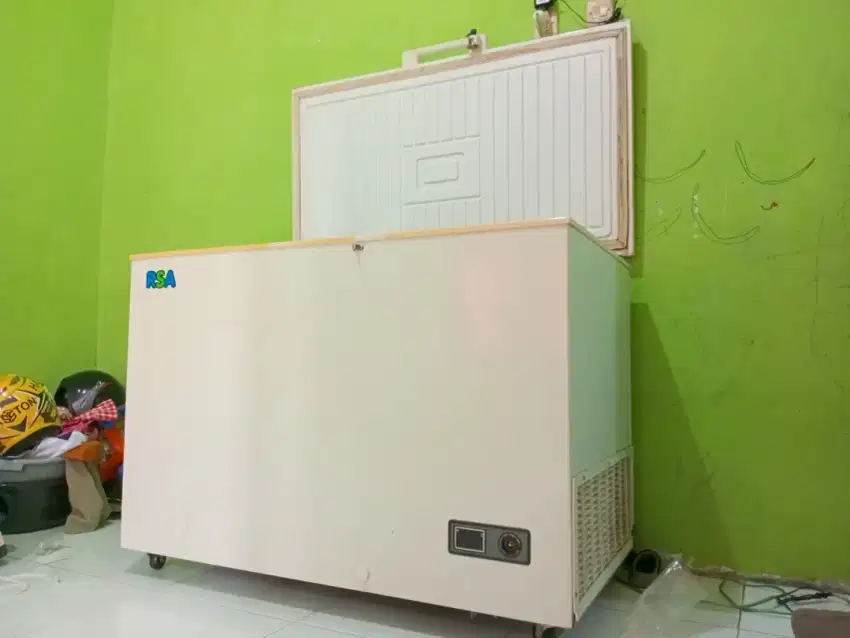 FREEZER BOX RSA 330 LITER
