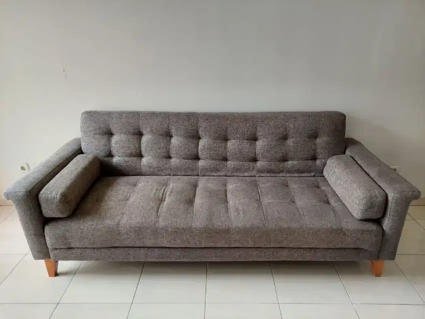 Jual Satu Set Sofa Bed 4 Seater dan Meja Informa