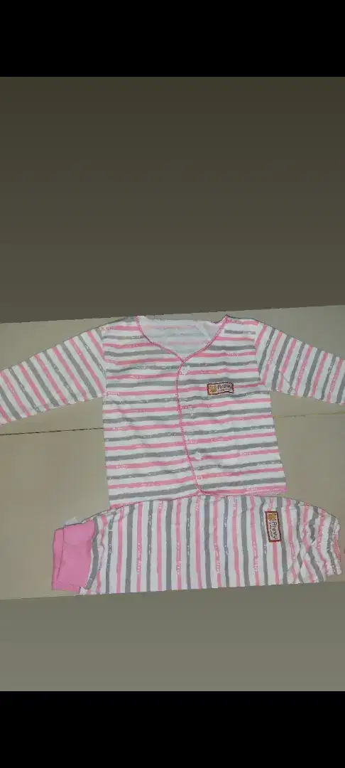 Preloved setelan baju bayi new born lengan panjang