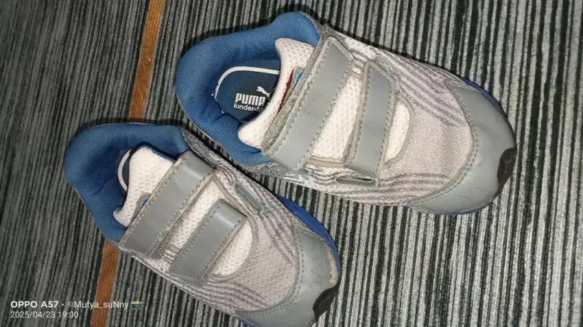 Puma sepatu keren anak