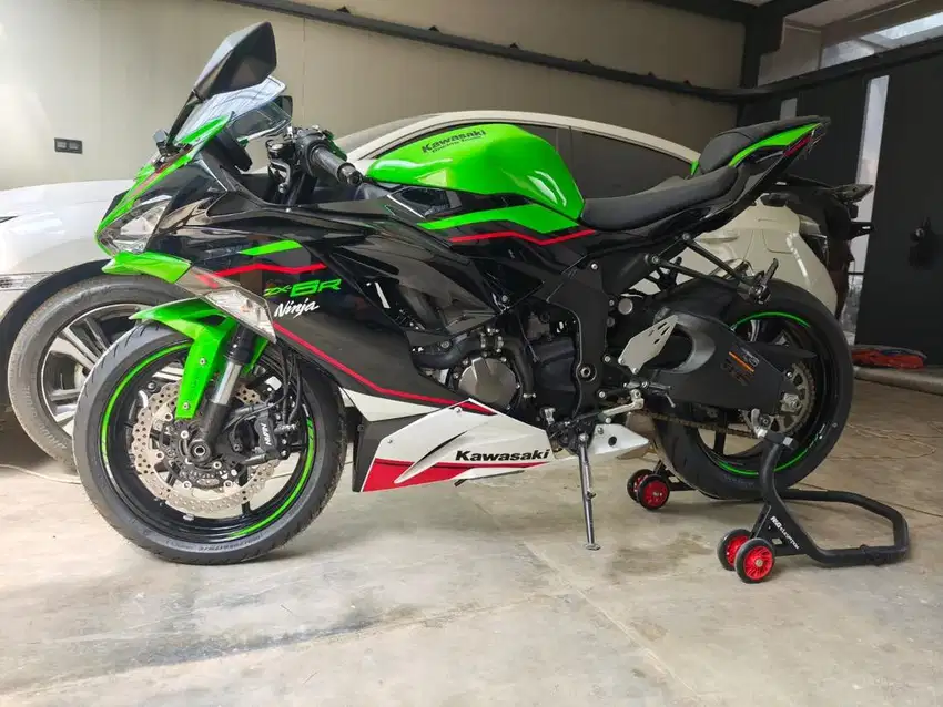 Kawasaki ZX6R 2022 Like New