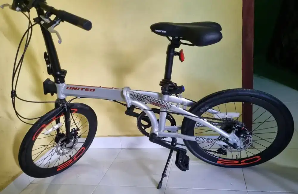 SEPEDA LIPAT UNITED
