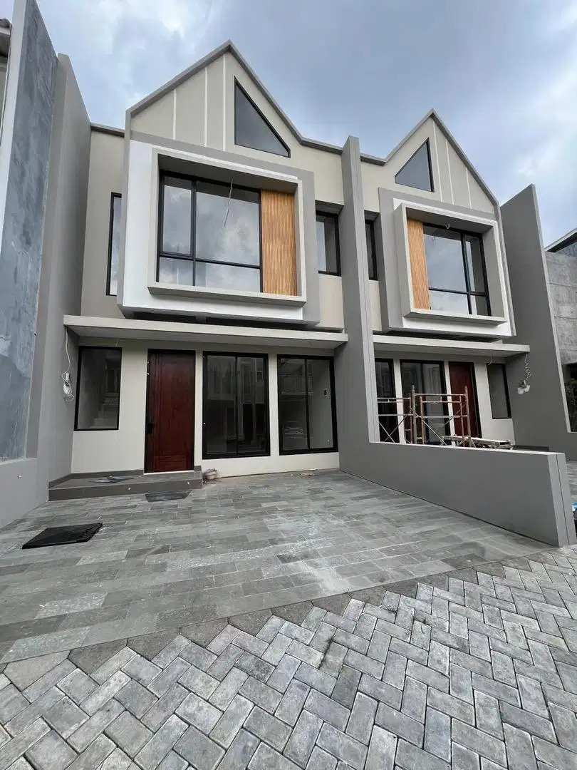 Rumah baru gress sukolilo dian regency