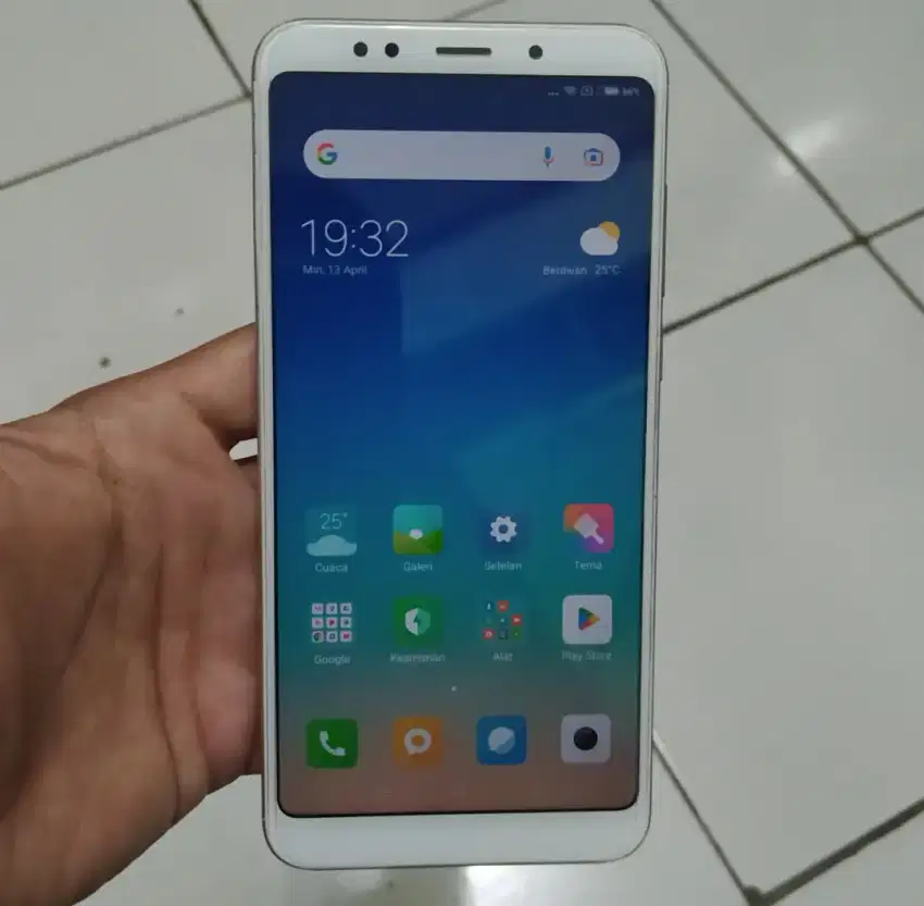 Redmi 5 plus ram 4/64 msh original , mulus , minus wifi only(baca des)