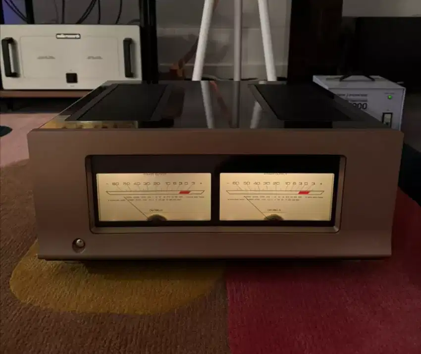 Power amplifier LUXMAN M7