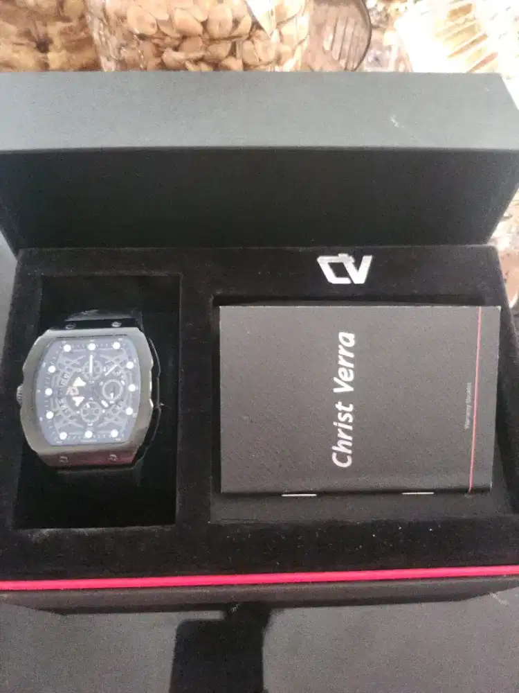 Jam tangan pria brand Christ vera