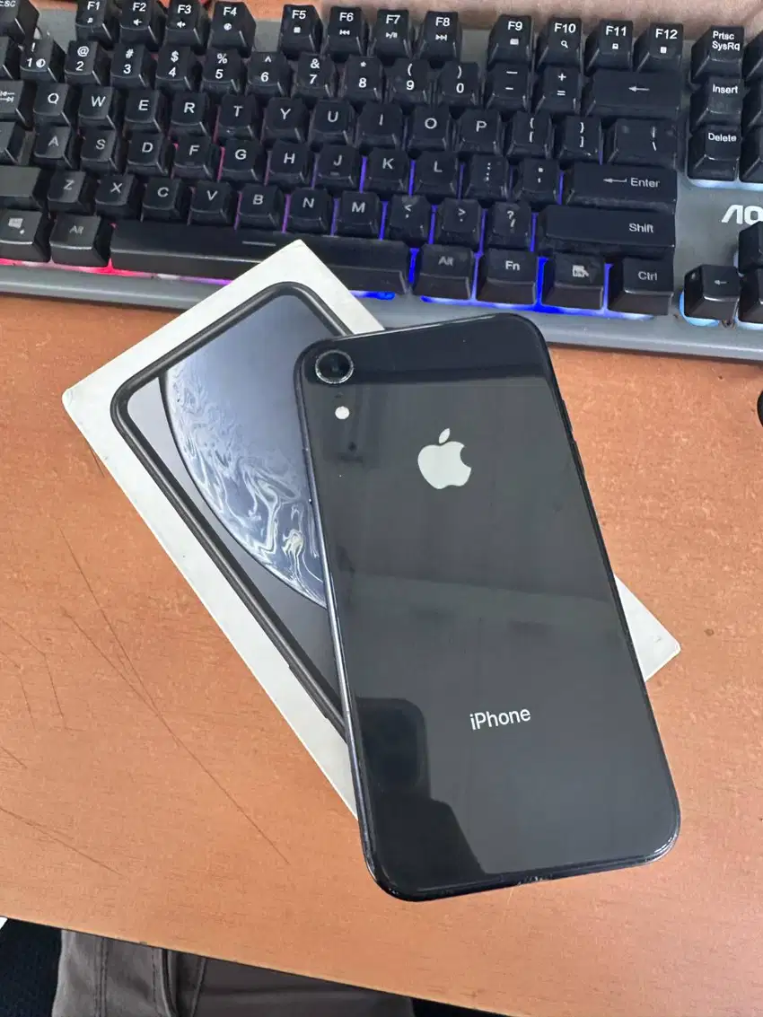 iPhone xr 128gb inter
