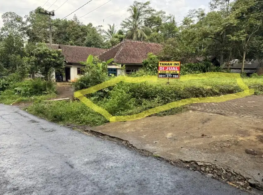 Kav Tanah depan jalan raya