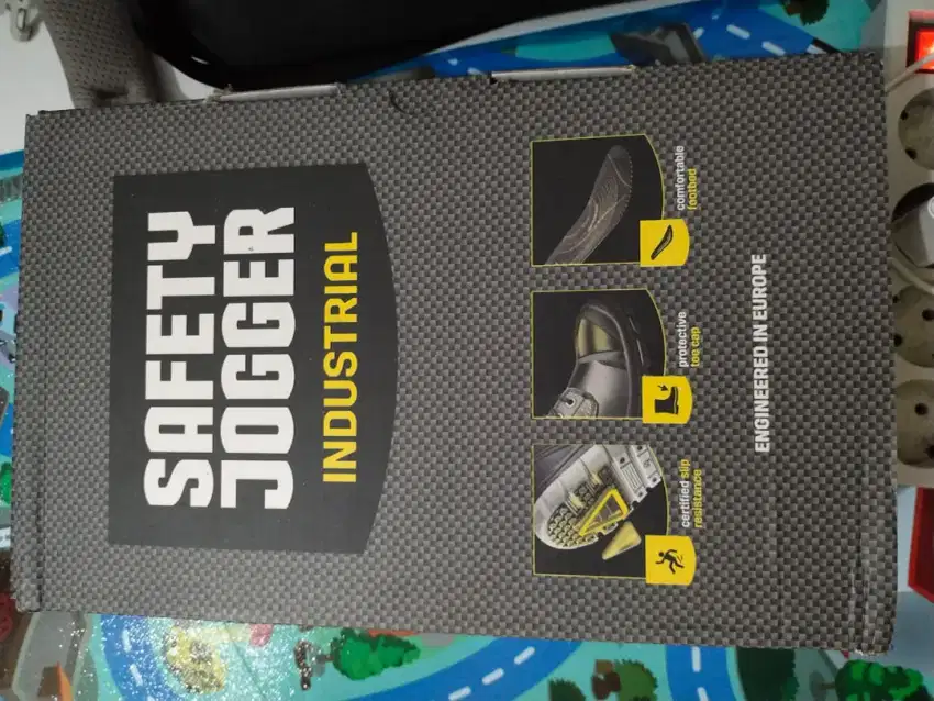 Safety Jogger size 42
