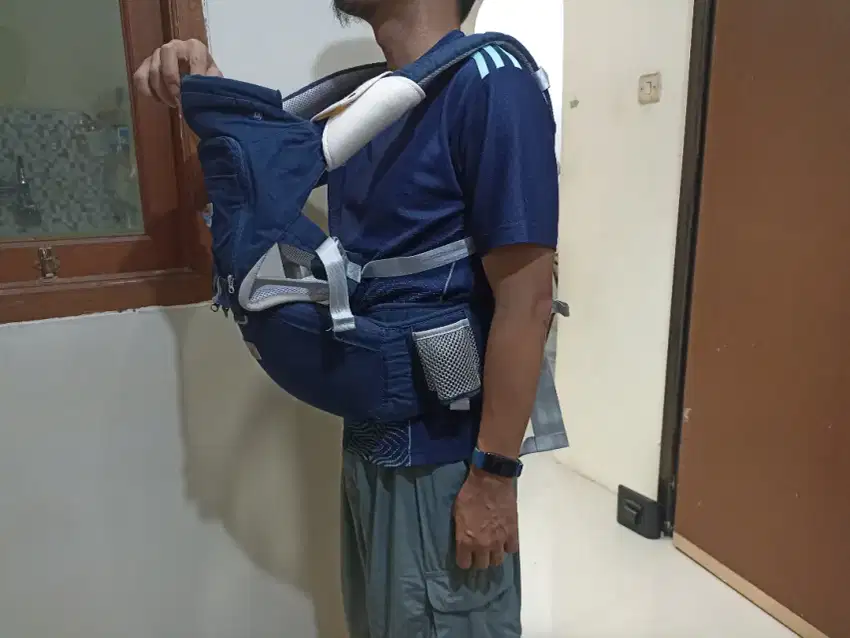 Hipseat Yuangxiue Carrier Gendongan Bayi