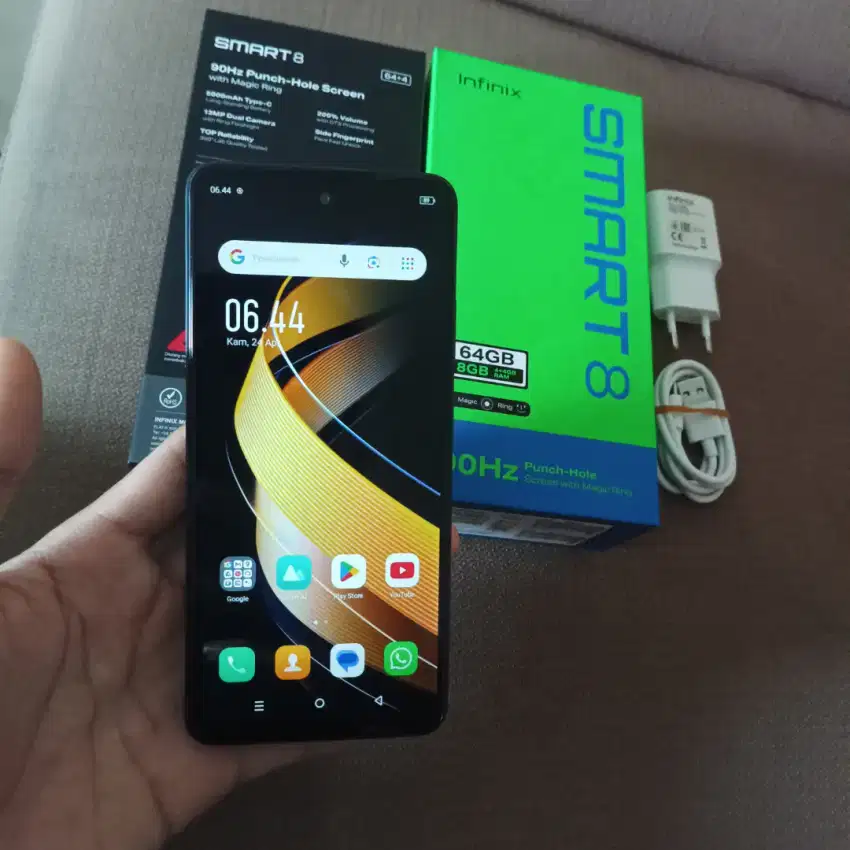 Infinix smart 8 (4+4/64) mulus no minus