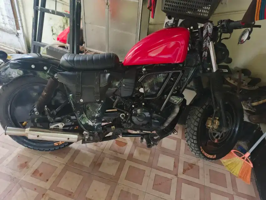 Di JUAL MOTOR CUSTOM YAMAHA BYSON!