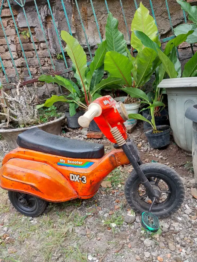My scooter DX bahan plat kaleng