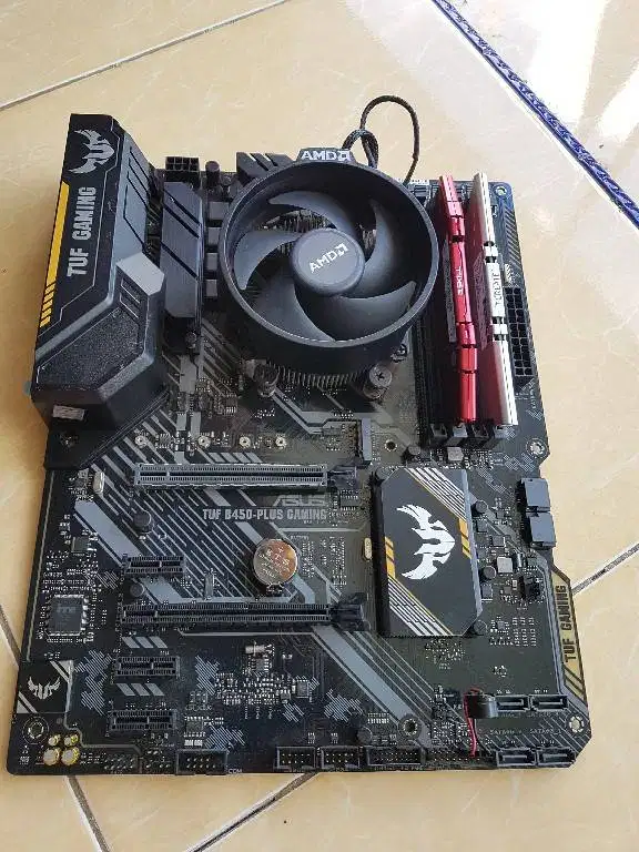 Sepaket AMD Ryzen 3 2200G | ASUS Tuf B450 Gaming Plus | Ram 16gb DDR4