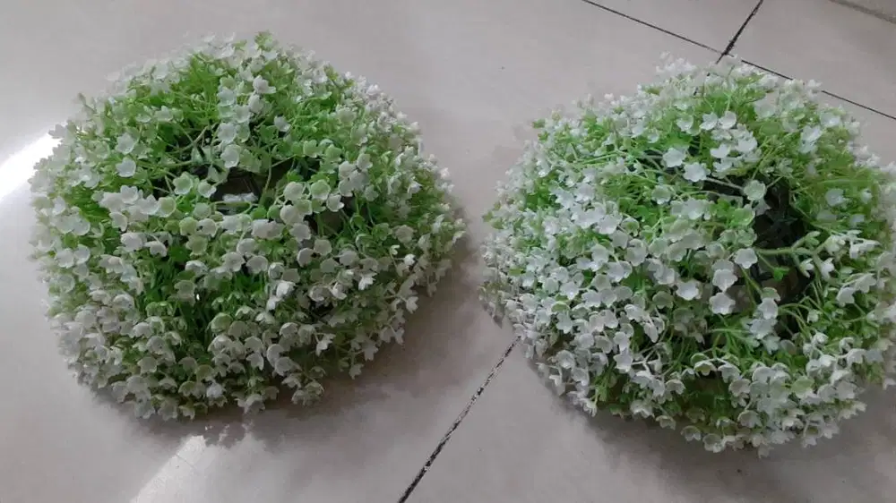 dijual bunga-bung plastik dekorasi pernikahan