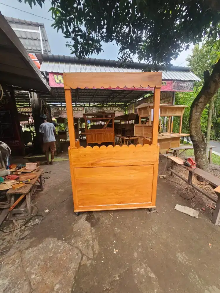 Both kayu jati Belanda