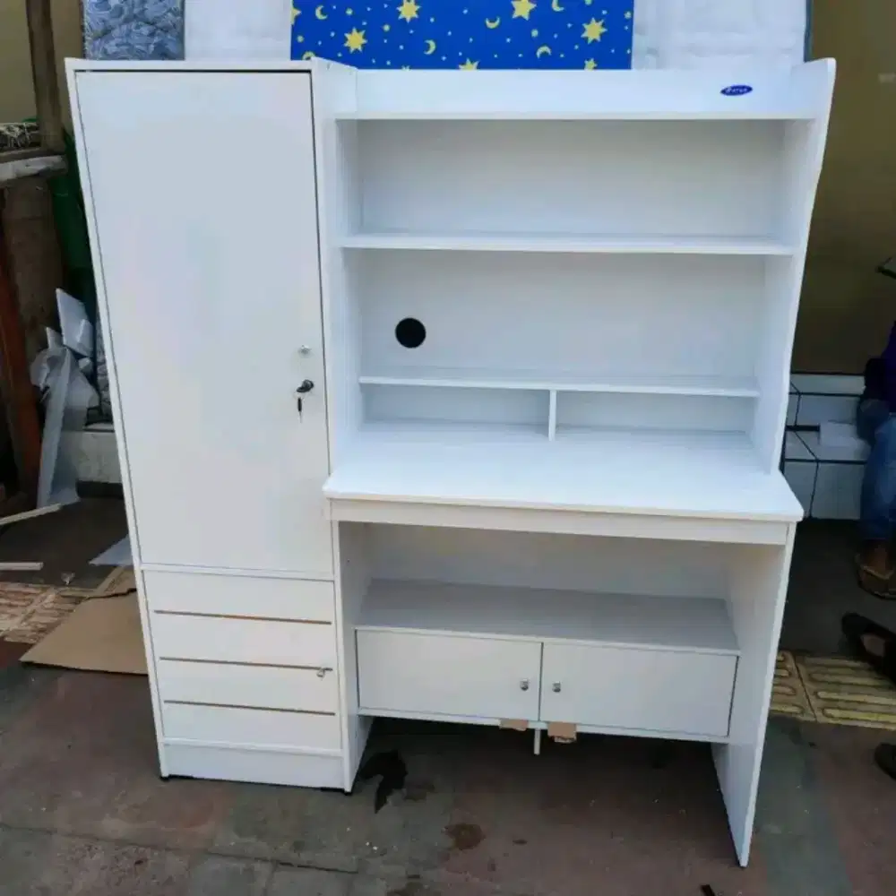 Meja belajar polos putih