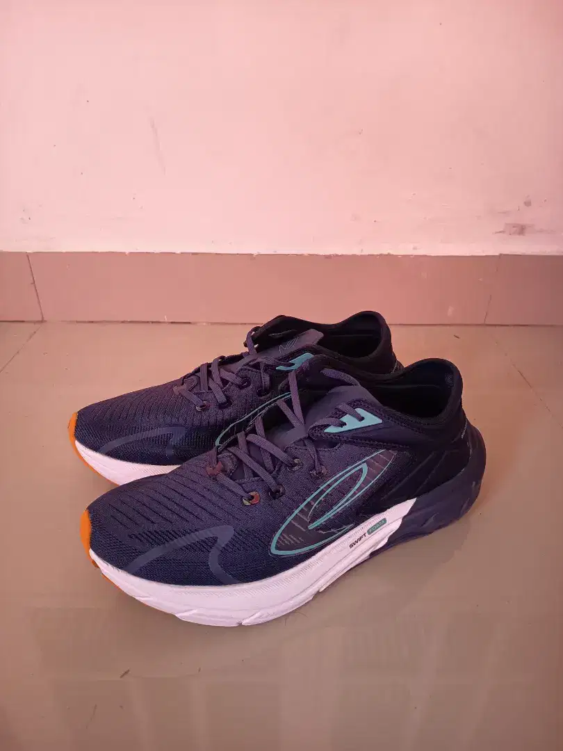 sepatu running 910 Nineten Hiroshi size 43