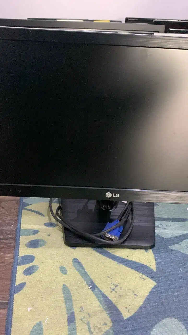Urgent Sale! Monitor LG Bekas Mulus, Gambar Jernih!