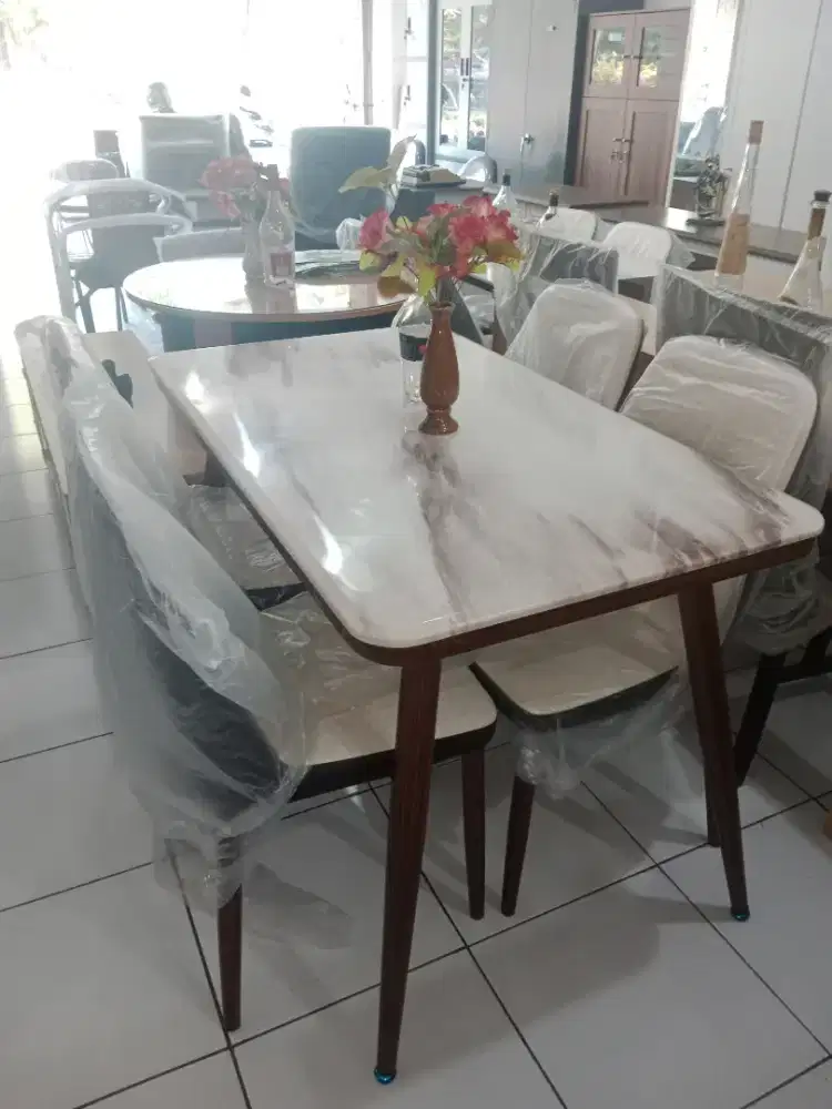 meja makan marbel sintetis